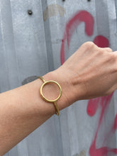 Load image into Gallery viewer, Gold Circle Bracelet
